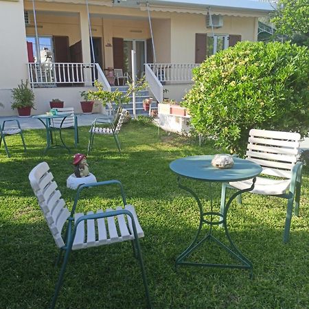 Finikas Rooms Agia Marina  エクステリア 写真