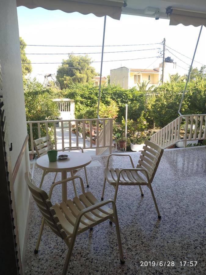 Finikas Rooms Agia Marina  エクステリア 写真