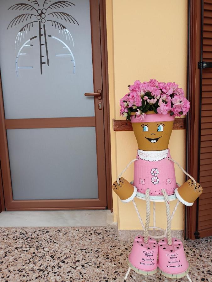Finikas Rooms Agia Marina  エクステリア 写真