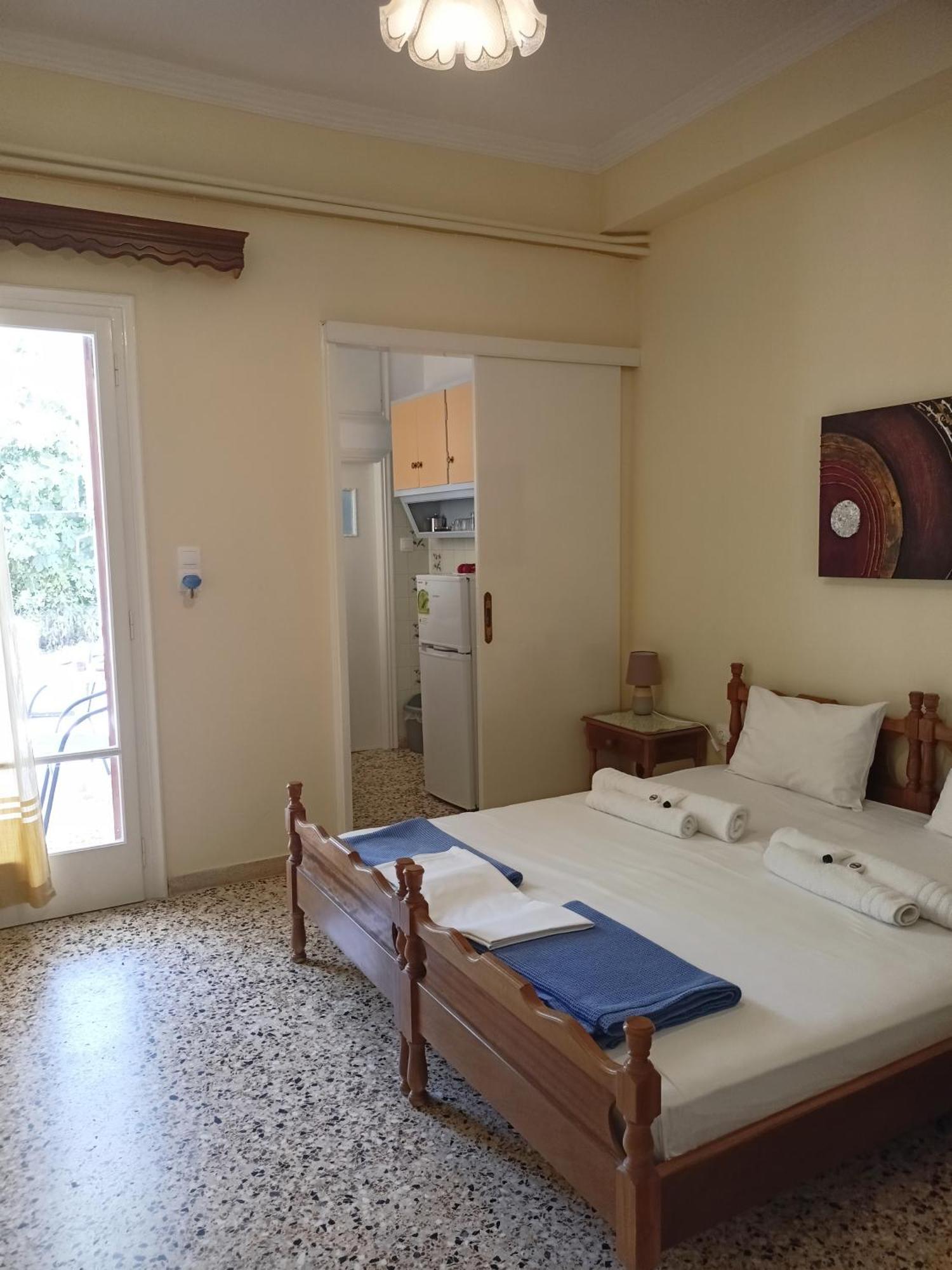 Finikas Rooms Agia Marina  部屋 写真