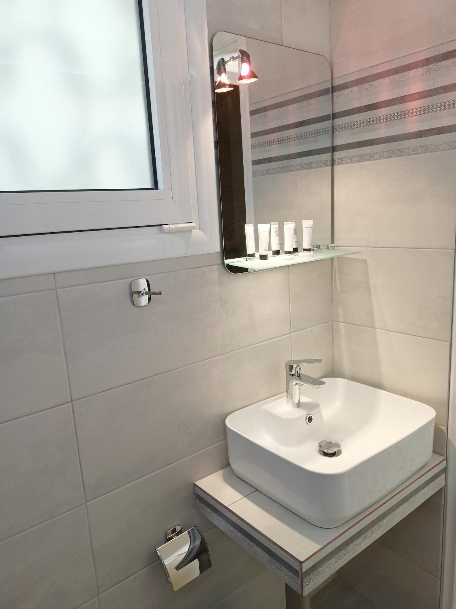 Finikas Rooms Agia Marina  部屋 写真